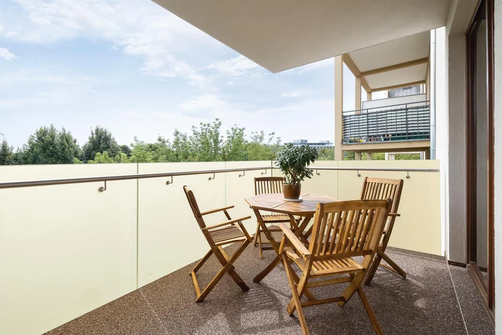 3 Bedroom Apartment With Balcony - Skawinska 18 Krakau Polen